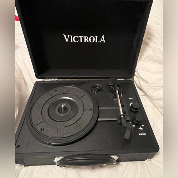 Record player - Picture 1 of 2